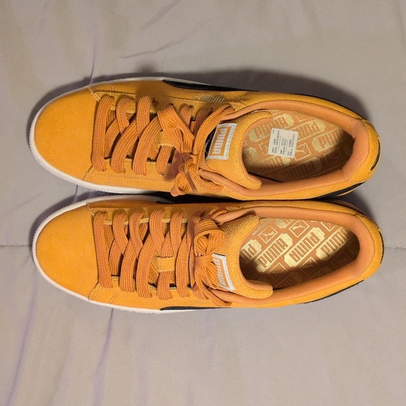Puma Suede (10M) Orange and Black Sneakers - Picture 3 of 9
